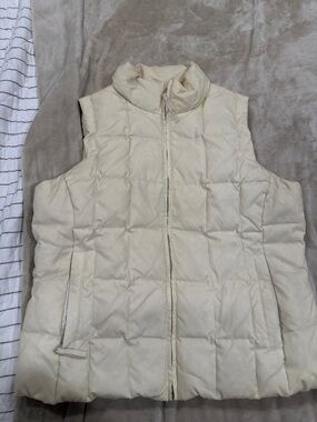 GAP yellow Cream Quilted Puffer Vest - Women Large